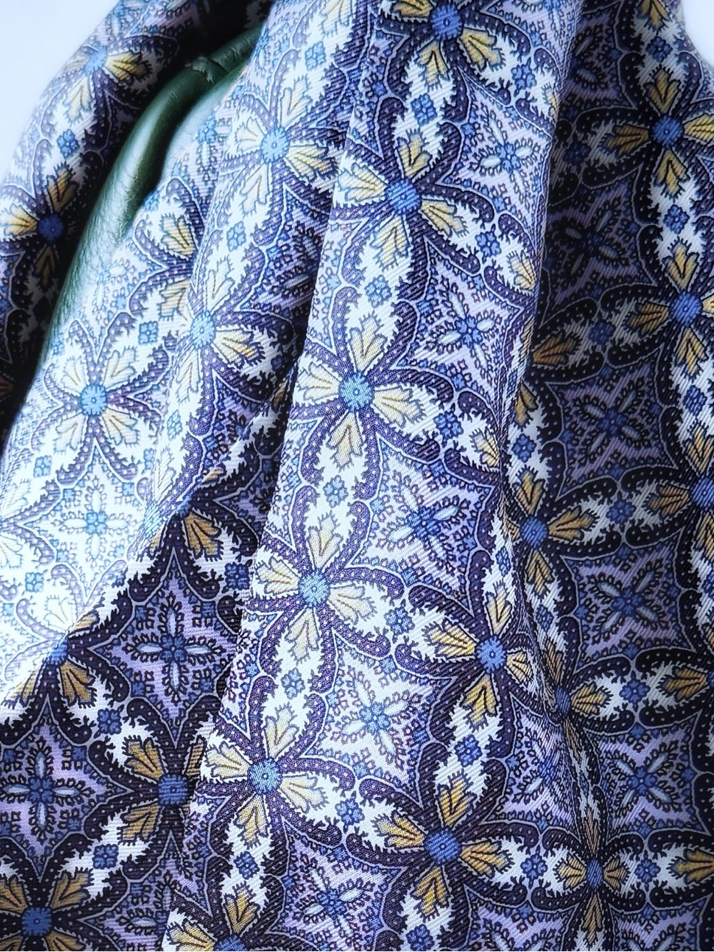Ann Taylor 100% Silk Paisley Medallion Twilly Scarf NWOT